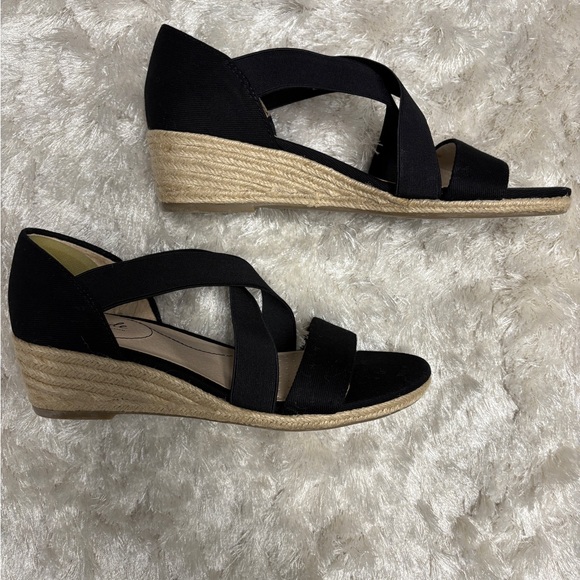 Life Stride Shoes - Life Stride Black and Tan Wedge Sandals